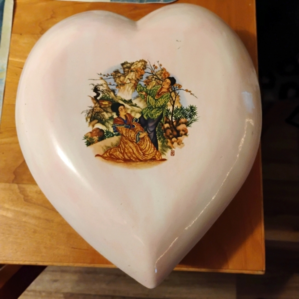Heart Shaped Trinket with Lid